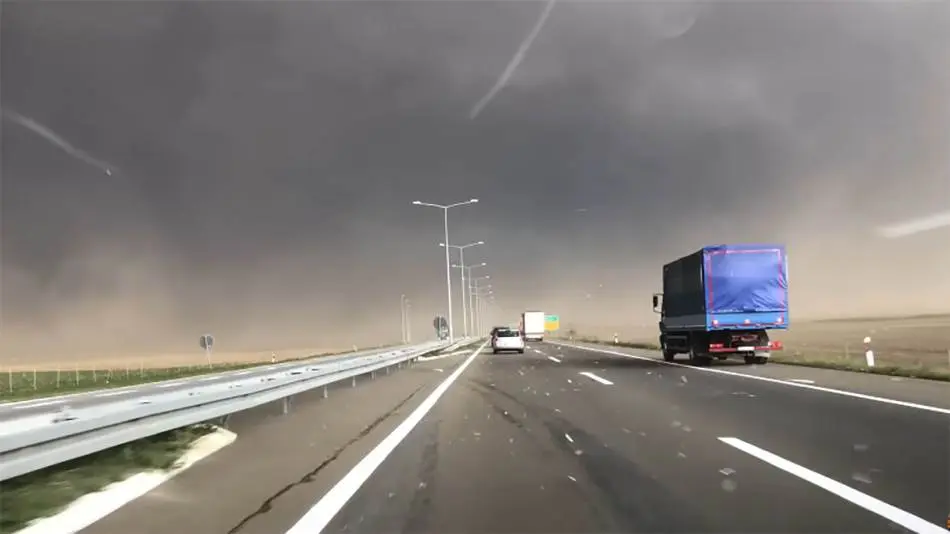 “Bombastični ciklon” se udružuje s najjačom olujom na svijetu i kreće ka Evropi