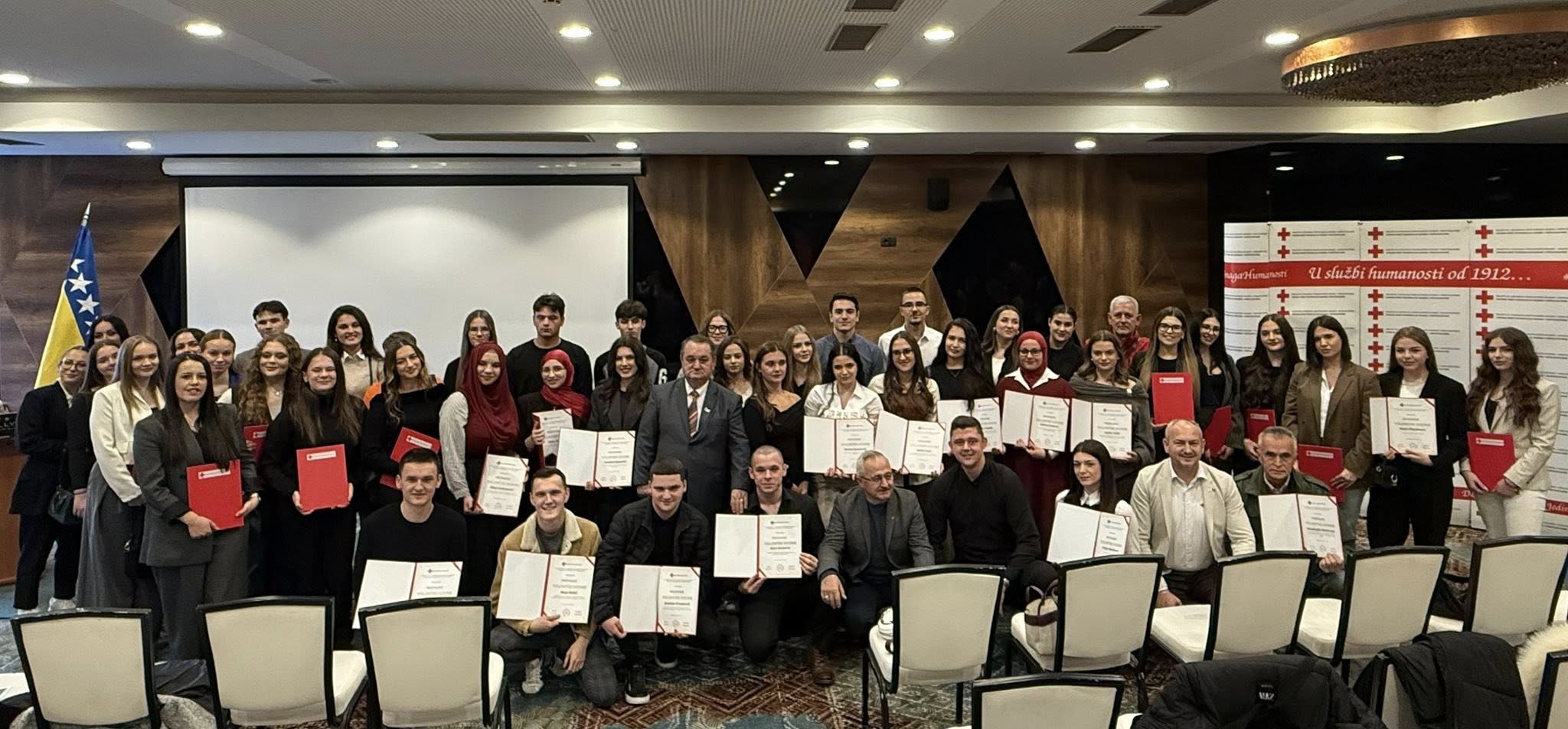 Crveni križ Federacije BiH : Donjovakufskim volonterkama uručena priznanja za doprinos i posvećenost u 2025. godini