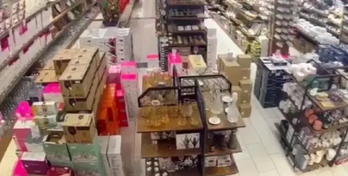 Zabilježen trenutak zemljotresa koji je sinoć pogodio našu regiju / VIDEO