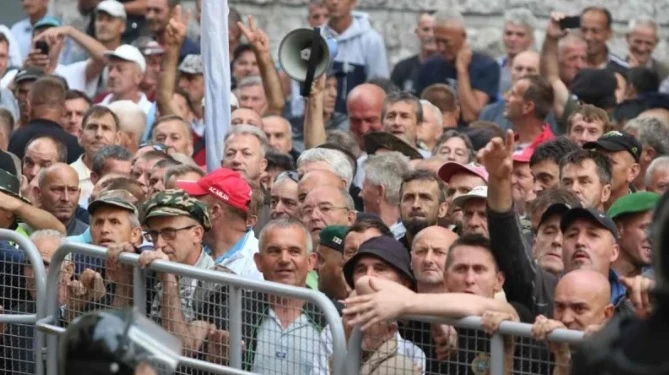 Predstavnici krovnih saveza o boračkom dodatku kojeg nema u budžetu: “Sve što razdvaja borce, odgovara vlastima”