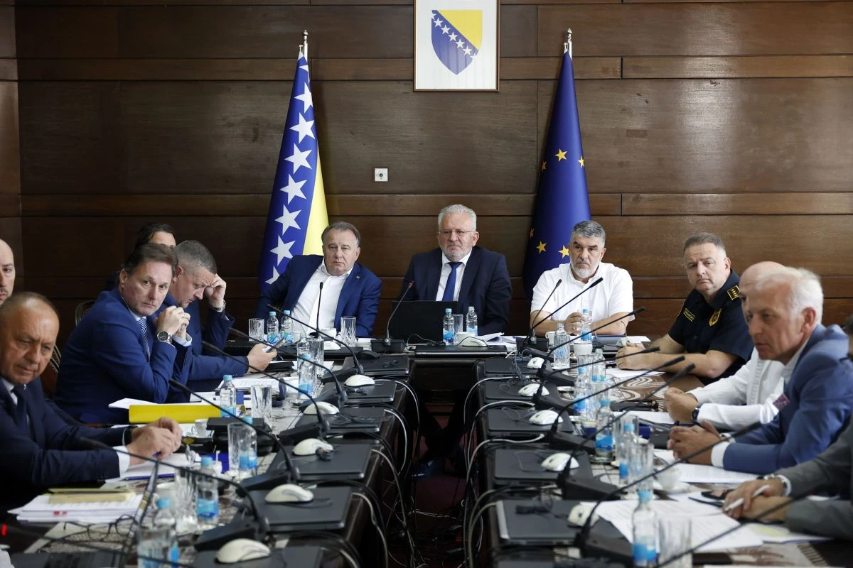 Poslodavci traže da bolovanje radnika do 15 dana ide na njihov trošak, sindikati poručuju: Nećemo ispod 42 dana