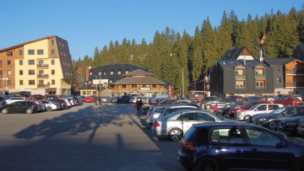 Vlašić na prijelazu godišnjih doba: snijeg se povlači, proljeće polako preuzima planinu