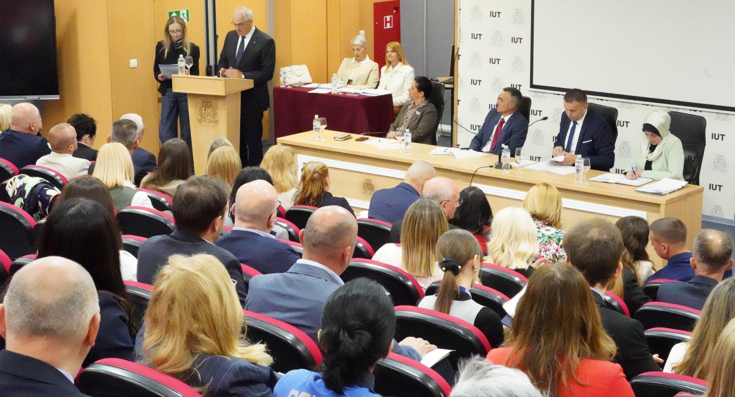 Skupština SBK na tematskoj sjednici o nasilju u porodici i nasilju nad ženama usvojila 17 zaključaka