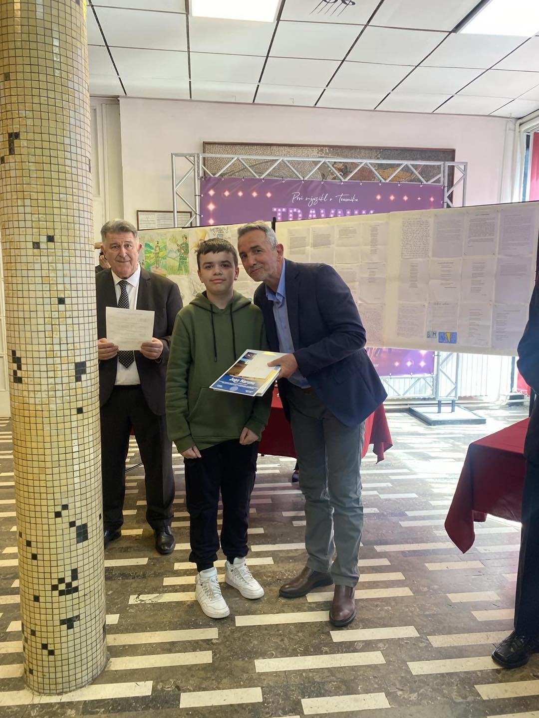 Harun Jugo učenik Treće OŠ Oborci prvi na kantonalnom takmičenju iz likovnog stvaralaštva