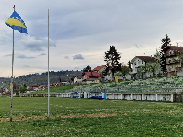 Seniori FK Radnik igraju utakmicu zaostalog kola u Donjem Vakufu