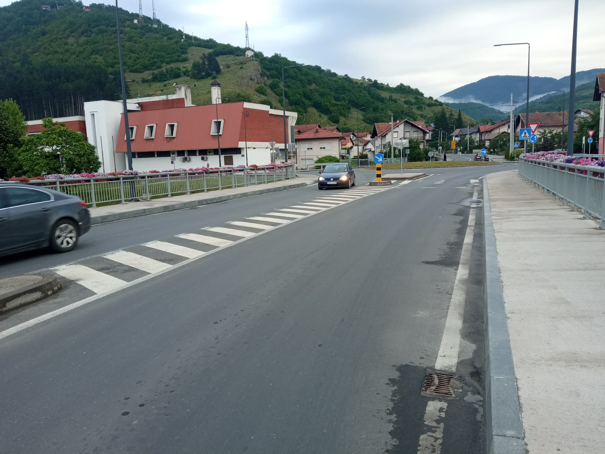 Kolovozi mjestimično vlažni ili mokri – Apelujemo na vozače da prilagode brzinu stanju na cestama
