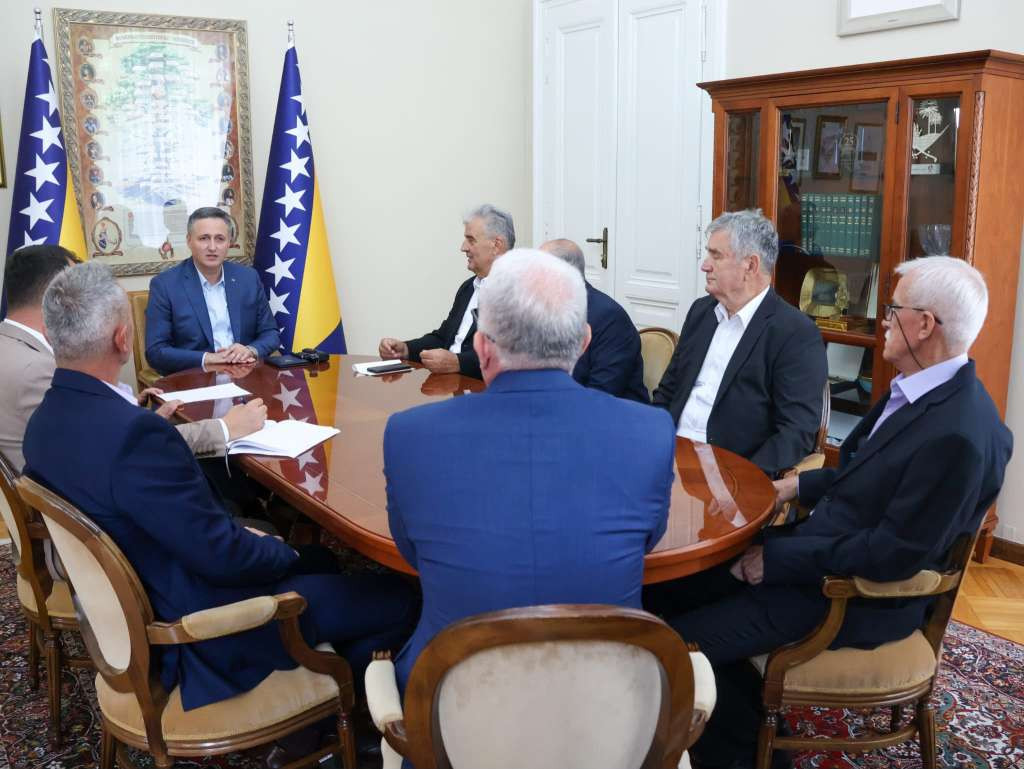 Bećirović ukazao na trajni historijski značaj Armije Republike BiH u odbrani države