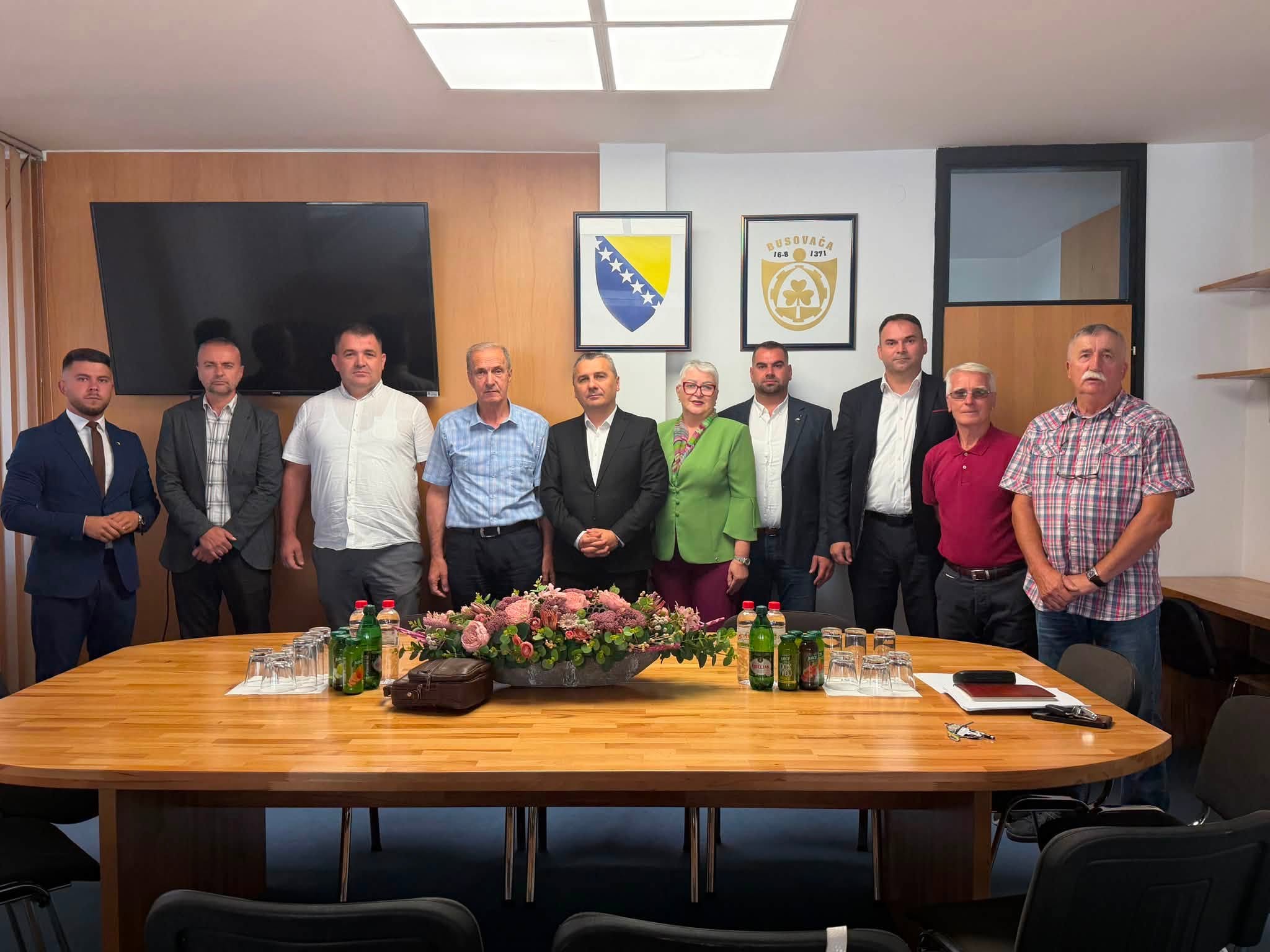 Ministar Nerin Dizdar u posjeti Busovači – Završena realizacija projekata