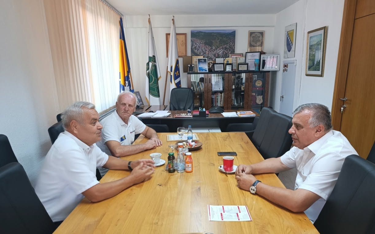 Načelnik Općine Donji Vakuf Senad Selimović održao radni sastanak o projektu „Starenje i zdravlje“
