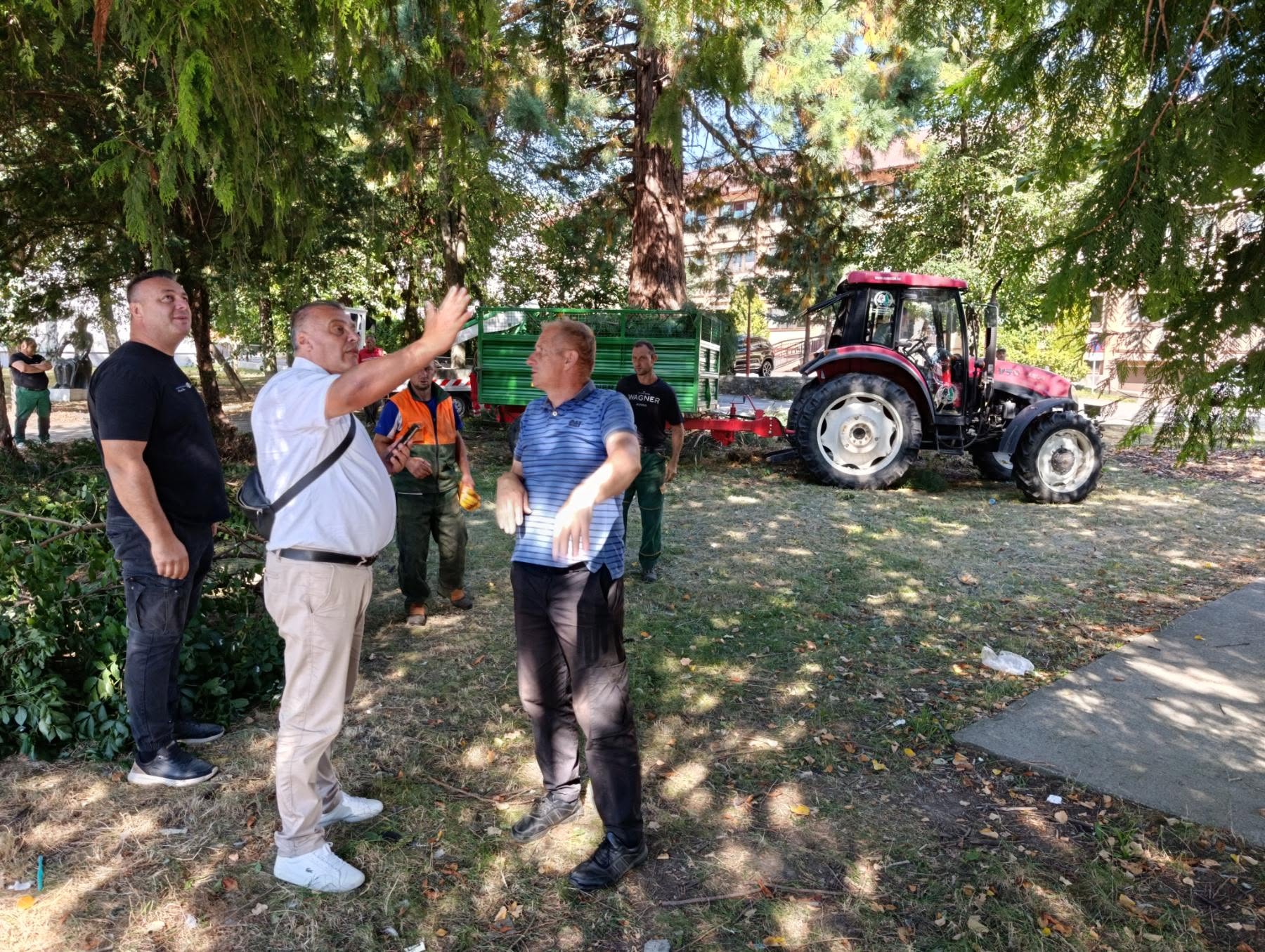 Uređuje se prostor kod zgrade Doma kulture : Uskoro postavljanje parne lokomotive u Donjem Vakufu