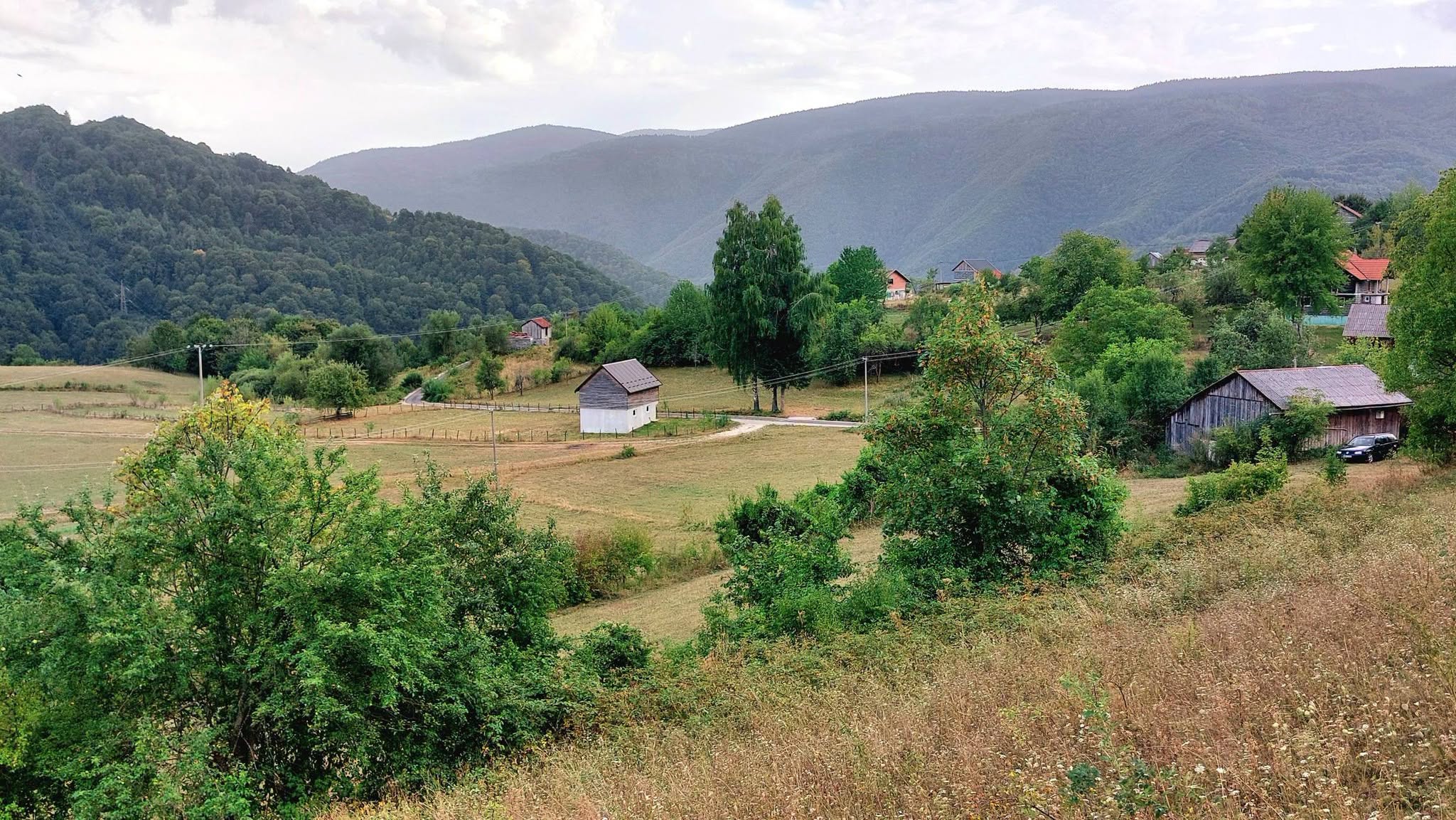 Umjereno do pretežno oblačno vrijeme, uz postepeno smanjenje oblačnosti