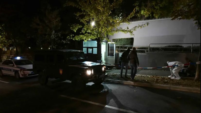 Drama ispred ambasade Izraela u Beogradu: Policajac ubio maloljetnika, opasnost od terorizma podignuta na najviši nivo