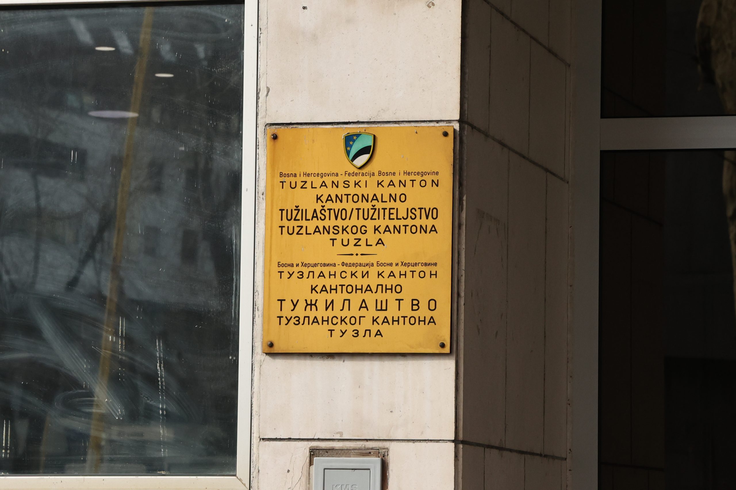 Slučaj trgovine maloljetnicama u Tuzli dobio sudski epilog: Nedim Avdić osuđen na godinu dana zatvora